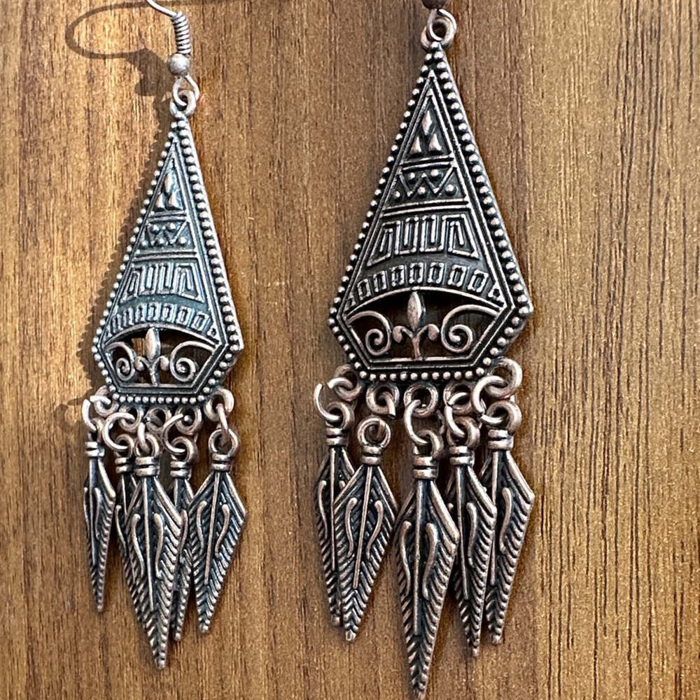 GUC Bohemian Bronze Dangle Earrings 🌺 - Picture 4 of 4